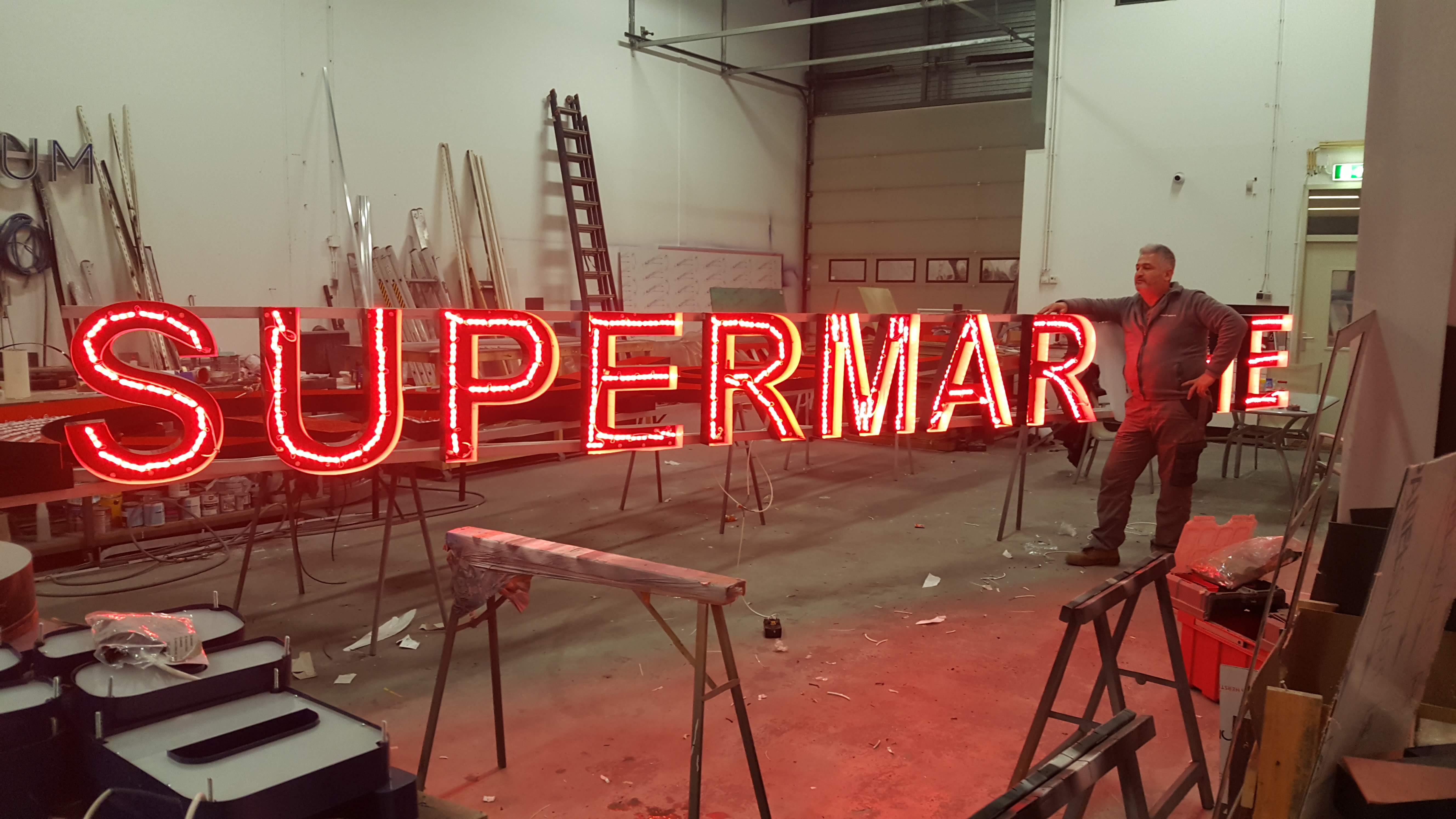 Gevelletters op maat | Expert in Ardooie